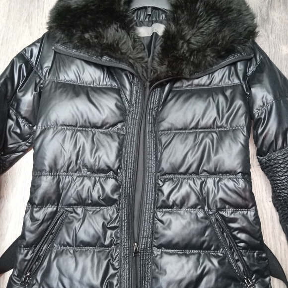Zara basic black puffer down jacket. Women's size medium - Picture 3 of 9
